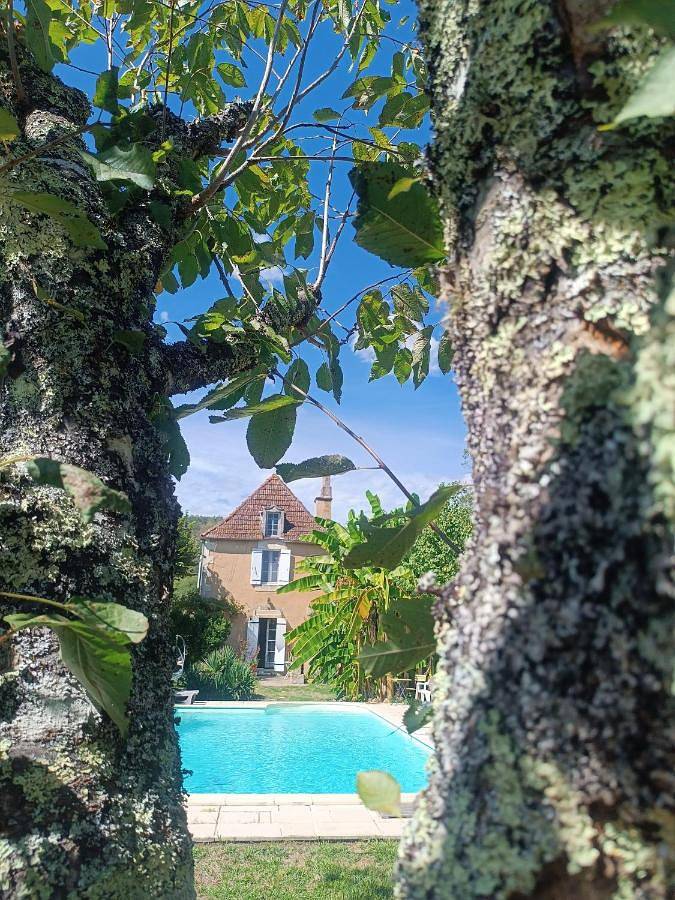 Chambre d’hôte pour 4 personnes, avec jardin ainsi que piscine et terrasse, animaux acceptés