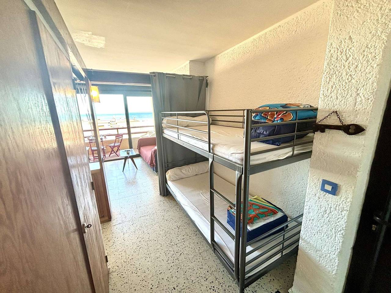 Apartamento entero, Apartamento 2 piezas a 50m de la playa con balcón y parking, 6 plazas in Port-la-Nouvelle, Côte d'Améthyste