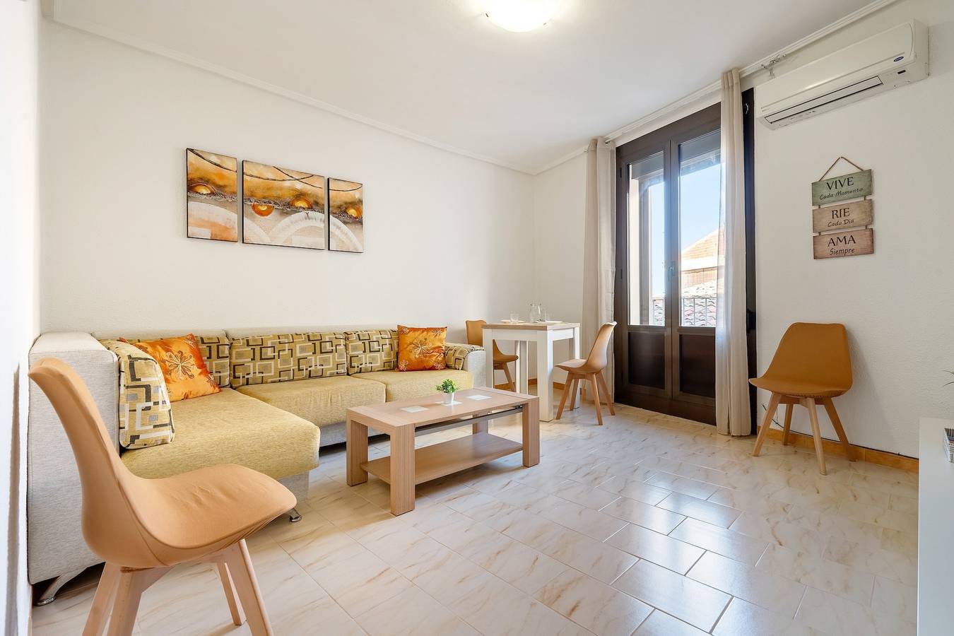 Appartement entier, Appartement "El Compromiso" avec balcon, Wi-Fi et climatisation in Caspe, Province de Saragosse