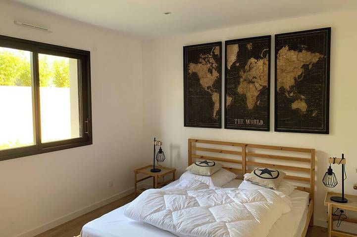 Grande Maison avec Jardin et Jacuzzi -proche plage et centre-
jusqu'à 11 pers- in Saint-Lunaire, Région de Saint-Malo