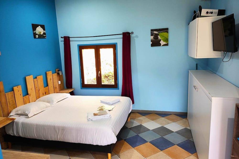 Ganze Wohnung, Doppelzimmer 5 Minuten von Sarlat entfernt in ruhiger Lage - Mit Pool in Vitrac, Périgord Noir