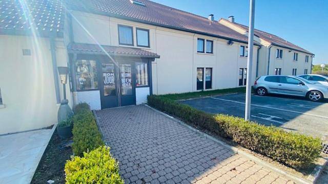 Hôtel pour 3 personnes, avec jardin à Creil - 3