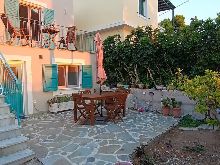 Holiday rental for 6 people, with garden and view in Syros