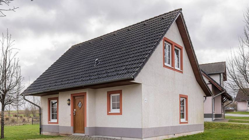 Maison de vacances pour 4 personnes, avec sauna et terrasse ainsi que piscine et jardin, animaux acceptés - 1