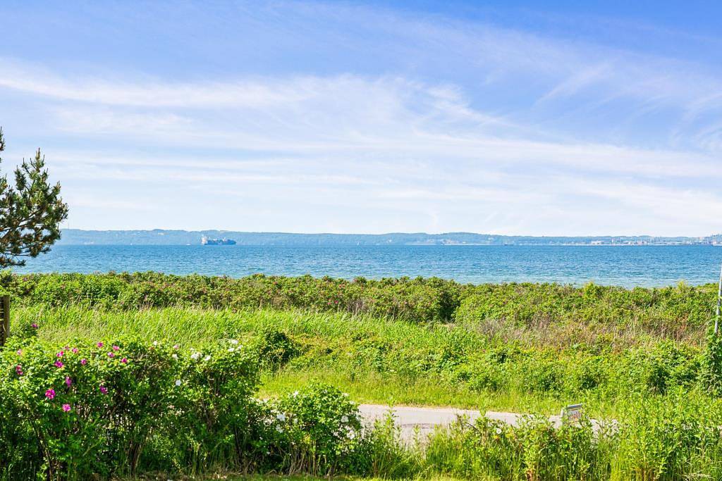 Älteres, gemütliches Ferienhaus mit Panoramablick auf die Aarhus-Bucht, nahe dem Sandstrand in Skødshoved, Knebel