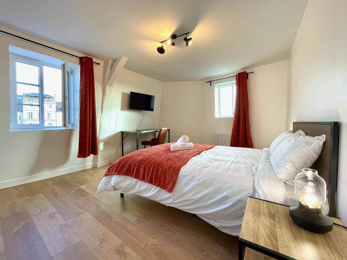 Appartement entier, Two-Bedroom Apartment in Château-du-Loir, Vallée de la Loire
