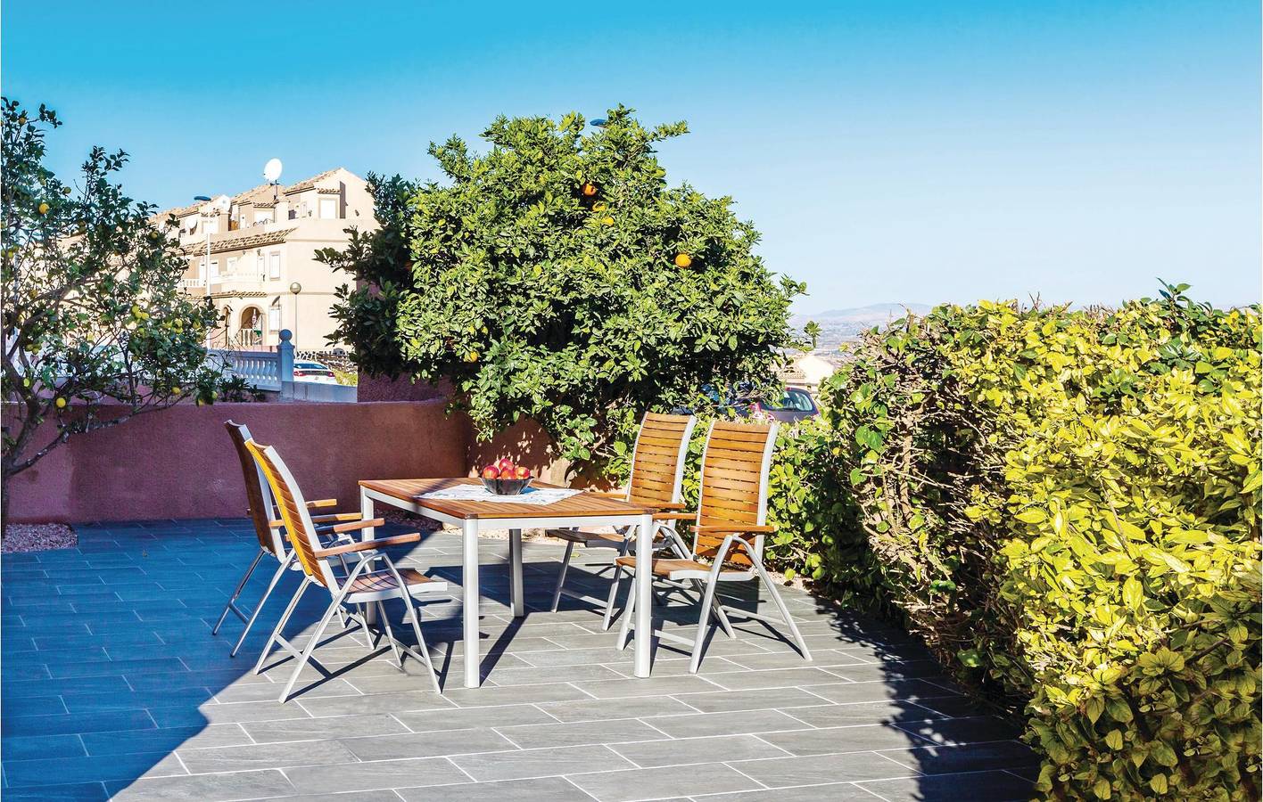 Poolside Terrace: 1.5km to Los Arenales in Santa Pola, Costa Blanca