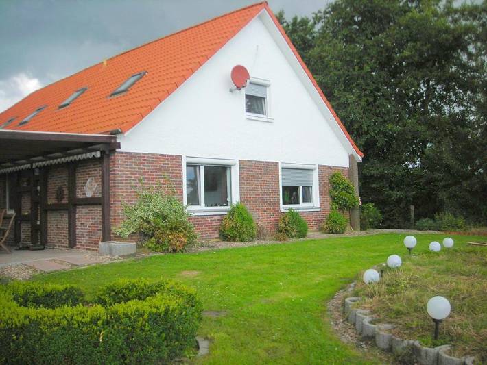 Ferienhaus für 12 Personen, mit Terrasse und Garten sowie Sauna in Bensersiel