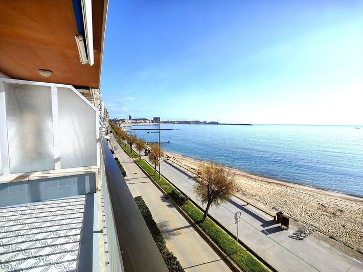 Apartamento entero, Apartamento 'Sant Antoni Calonge' con vistas al mar, balcón y aire acondicionado in Calonge, Costa Brava