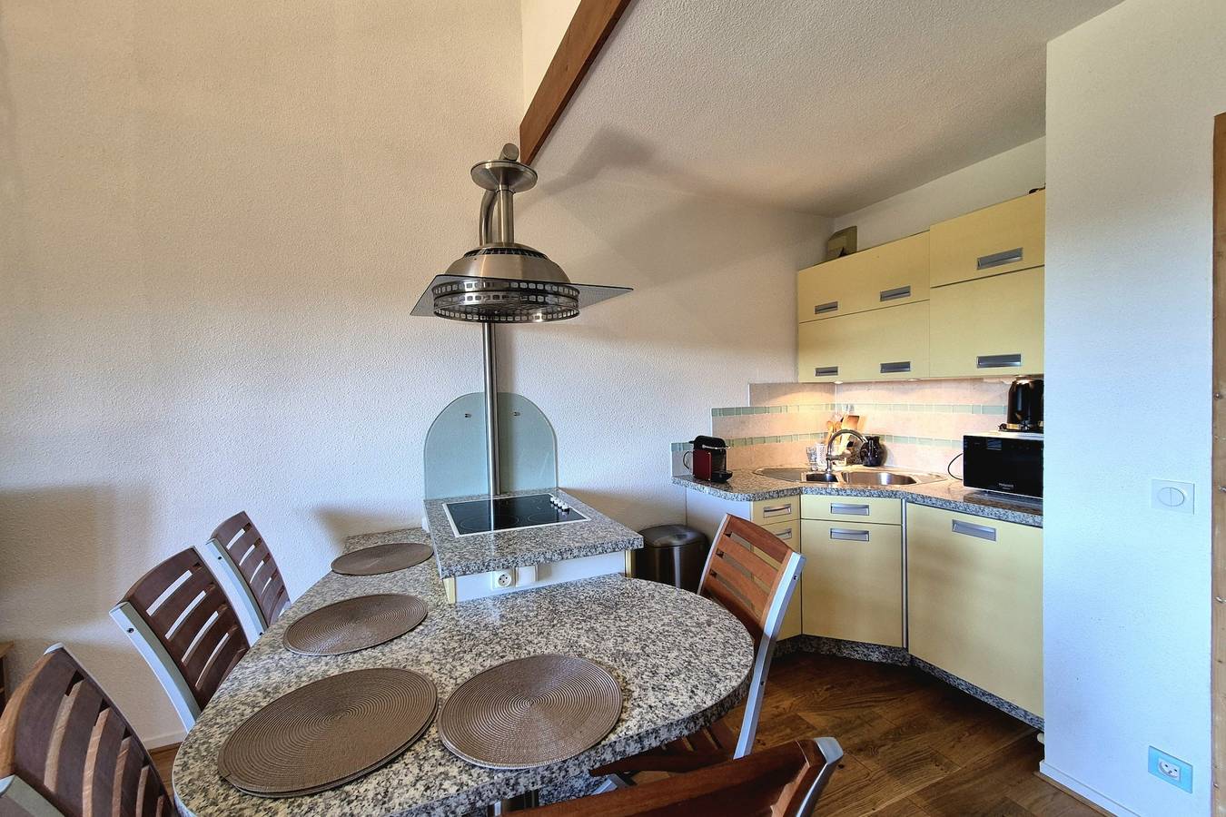 Appartement entier, Duplex au pied des pistes – 6 personnes in Le Revard, Les Déserts
