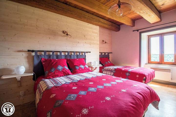 Location de vacances pour 6 personnes, avec balcon et jardin à Saint-Anthème - 2