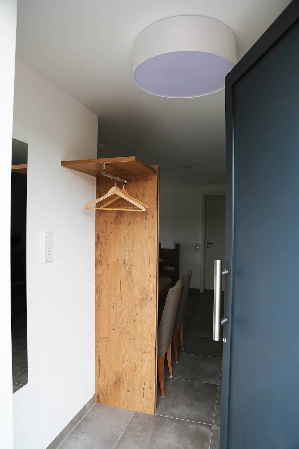 Ganze Wohnung, Ferienwohnung 'Nr 1' mit Bergblick, Gemeinschaftsterrasse und Wi-Fi in Vaihingen an der Enz, Kraichgau