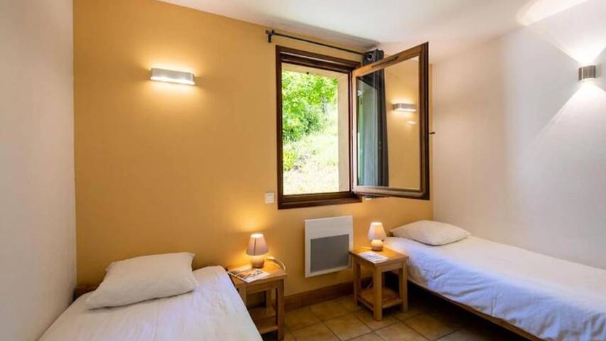 Gîte pour 7 personnes, avec jardin et piscine, animaux acceptés dans Massegros Causses Gorges - 4