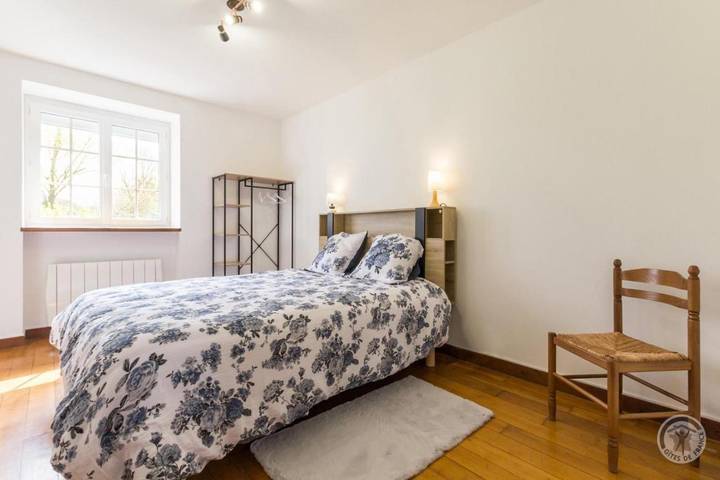 Location de vacances pour 6 personnes, avec jardin à Saint-Laurent-de-Terregatte - 4