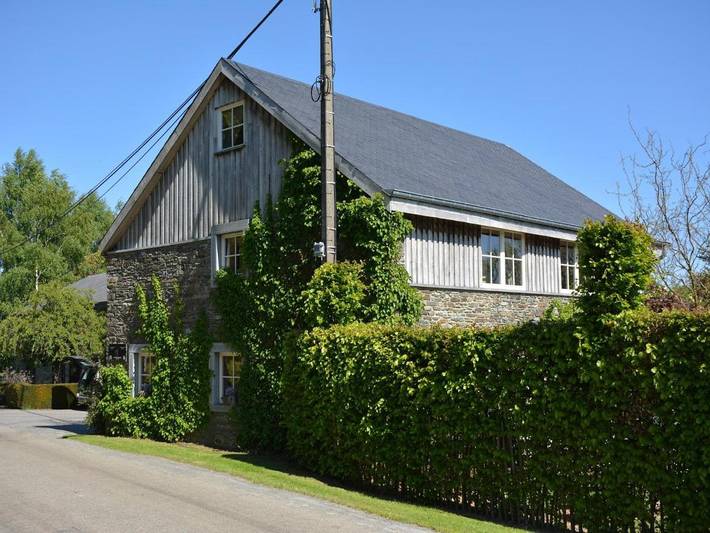 Location de vacances pour 8 personnes, avec Terrasse et Jardin dans Jehonville