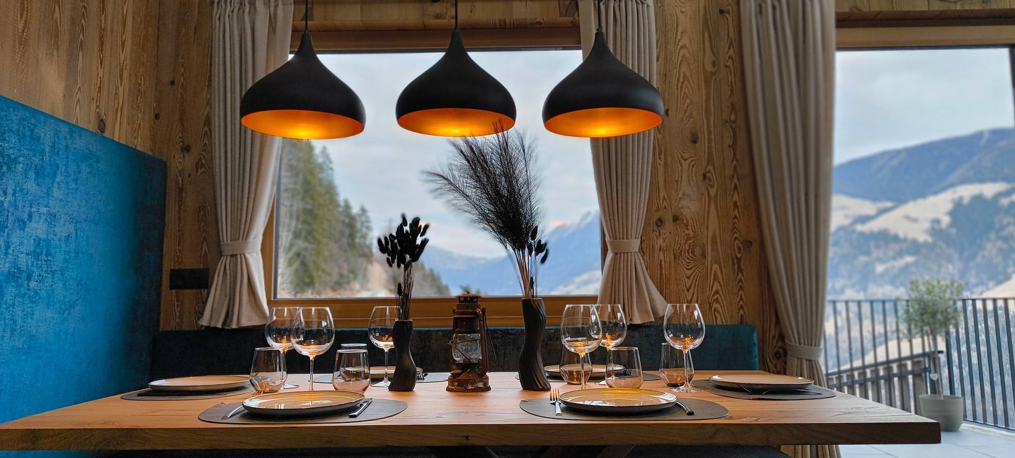Chalet Bucher mit Whirlpool, Sauna und einen atemberaubenden Ausblick in Vernuer, Riffian