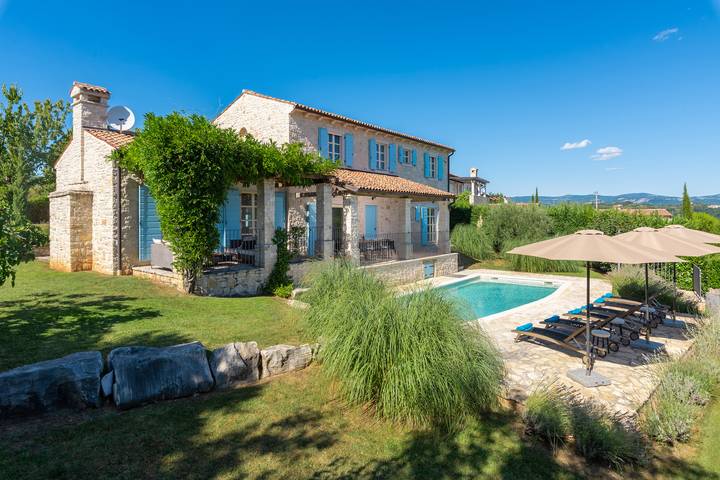 Ferienhaus für 10 Personen, mit Pool in Buzet