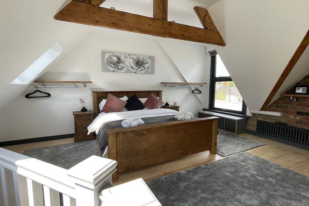 Chapel row 2 luxury cottage in the peaks in Wirksworth, Derbyshire