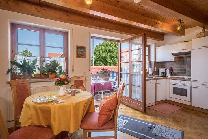 Ferienwohnung für 2 Personen, mit Balkon und Garten in Kressbronn am Bodensee