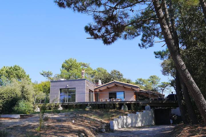 Ferienhaus für 10 Personen, mit Terrasse und Whirlpool sowie Garten in Soulac-sur-Mer