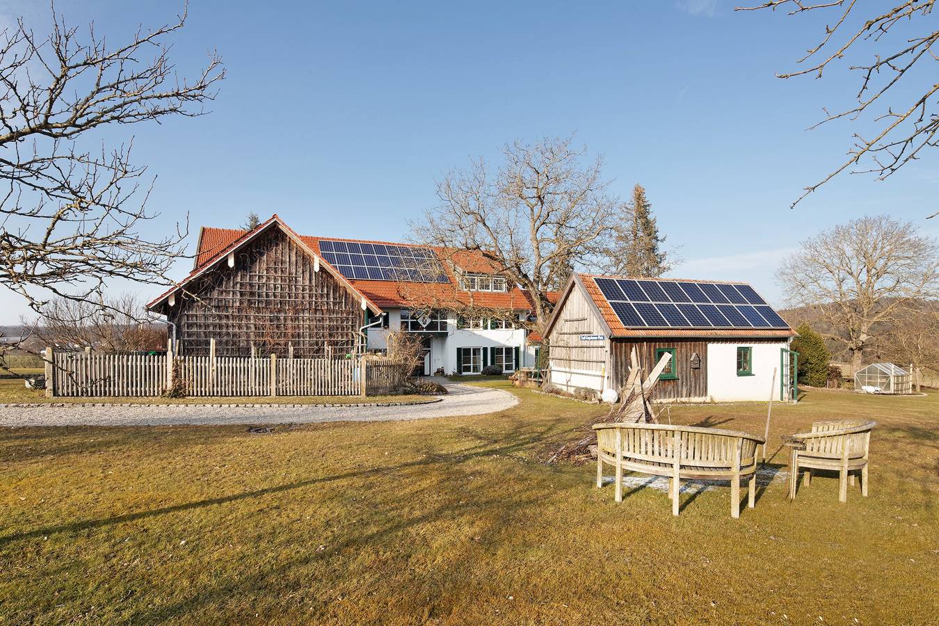 Entire apartment, Apartment 'Birkethof - Fernblick' with Mountain View, Private Terrace and Wi-Fi in Grimoldsried, Mickhausen