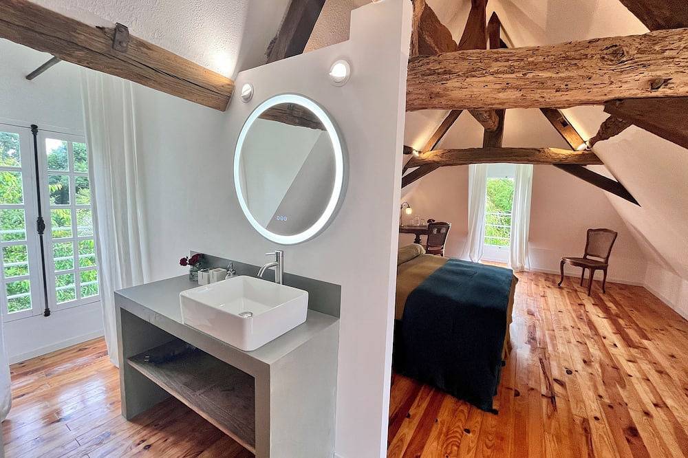 Guest house in a 17th century property in Savennières, Angers region