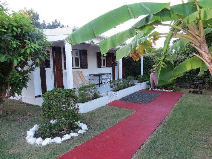 Location de vacances pour 4 personnes, avec terrasse ainsi que piscine et jardin à Saint-François - 3