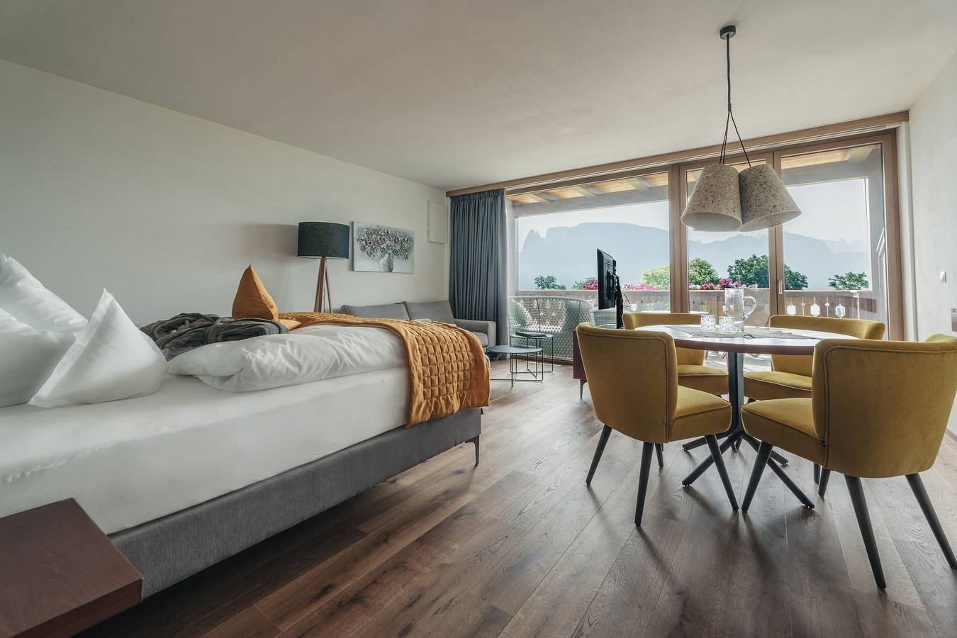 Ganze Wohnung, Apartment 'By Bemelmans' mit Bergblick, Balkon und Wlan in Klobenstein, Ritten