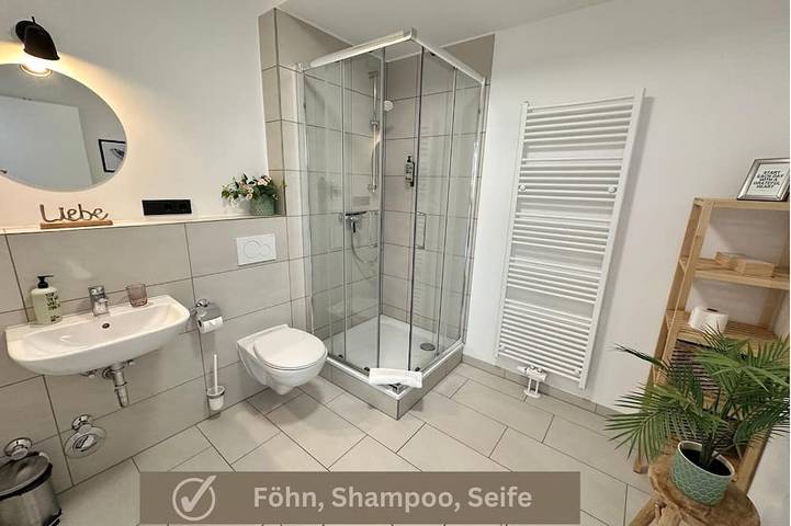 Apartamento entero, Close to the city center, with balcony, parking space and charging station in Deutsches Eck, Coblenza