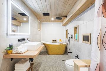 Gîte pour 2 personnes, avec jardin et balcon à Toronto