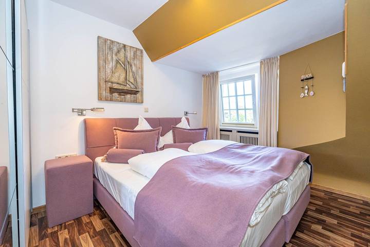 Ganze Wohnung, Ferienwohnung unter Reet für bis zu 4 Personen mit Sonnenkuhle. in Keitum, Sylt (Gemeinde)