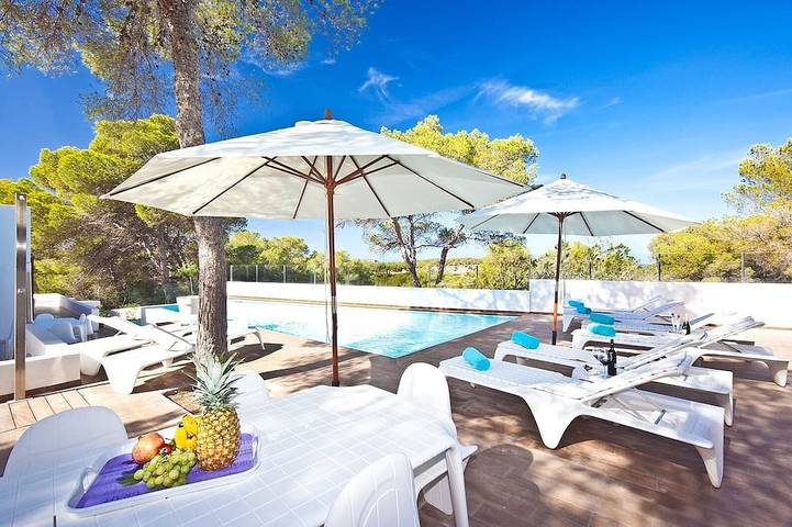 Ferienhaus für 12 Personen, mit Terrasse und Garten