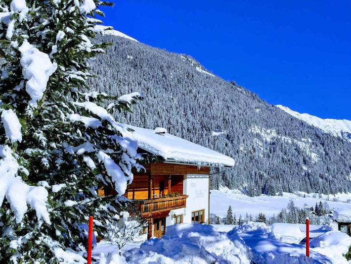 Hütte für 3 Personen, mit Garten und Balkon in Osttirol