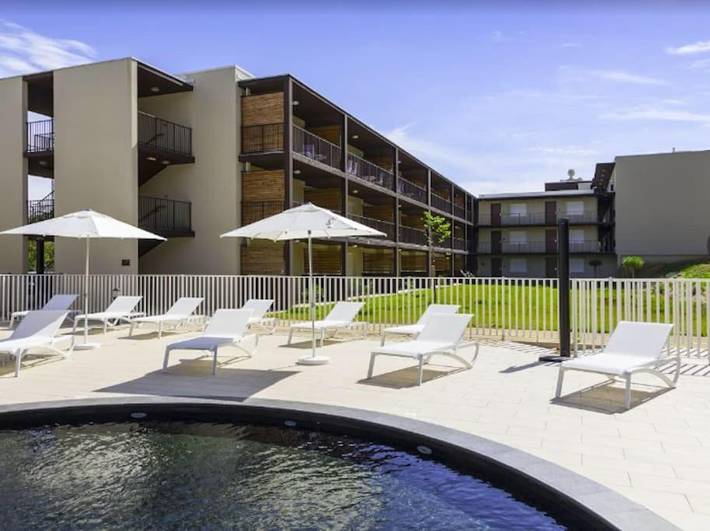 Gîte pour 4 personnes, avec jacuzzi ainsi que terrasse et piscine dans Le Pont du Gard - 2