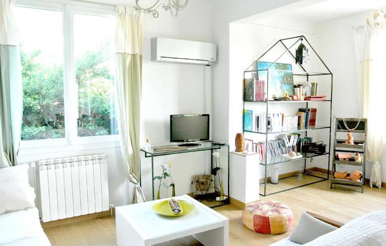 Location de vacances pour 4 personnes, avec jardin ainsi que vue et piscine, animaux acceptés à Mollégès - 3