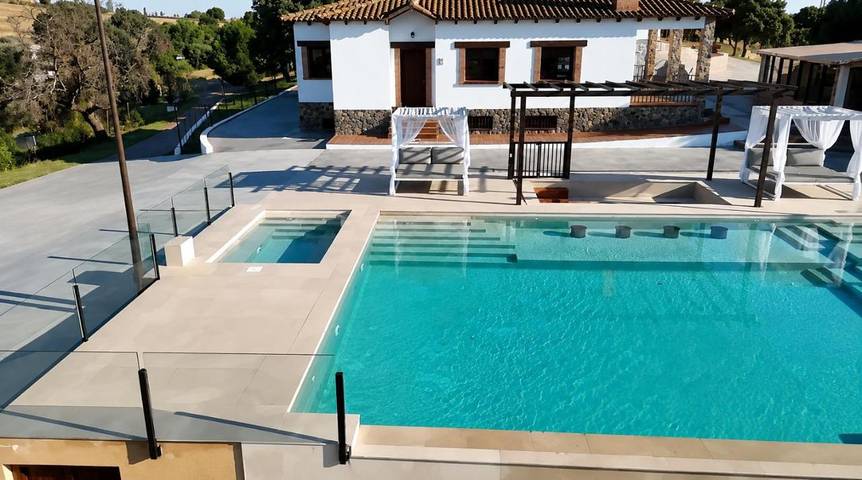 Casa rural para 17 personas, con Terraza además de Piscina y Vistas en Navalcarnero - 2