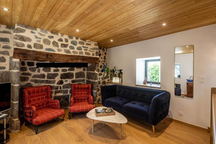 Maison de vacances pour 2 personnes, avec Jardin et Vue dans Raulhac