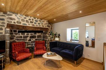 Gîte pour 2 personnes, avec jardin et vue dans Raulhac
