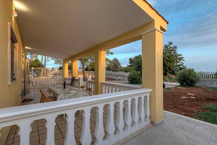 Ferienhaus für 8 Personen, mit Terrasse und Garten, mit Haustier in Specchiarica