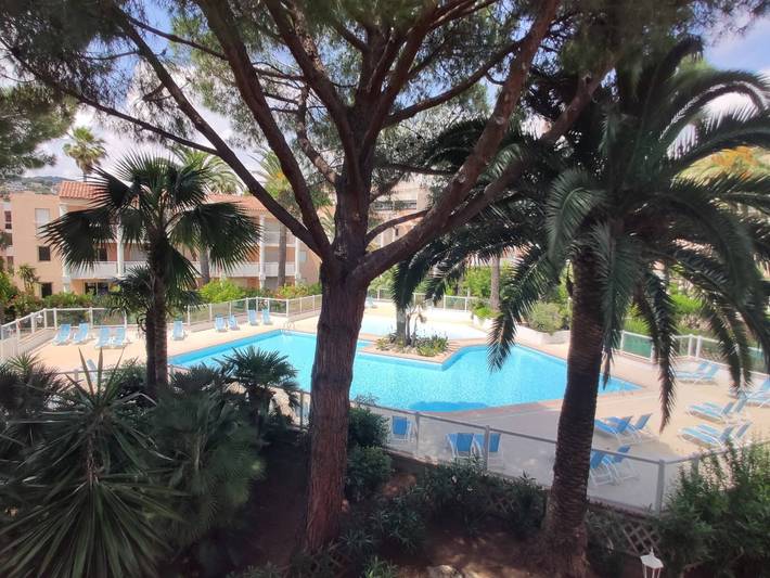 Entire apartment, 2-Room Apartment with Pool, Gym, Parking - 400m from Beach, Golfe-Juan in Golfe-Juan, Vallauris