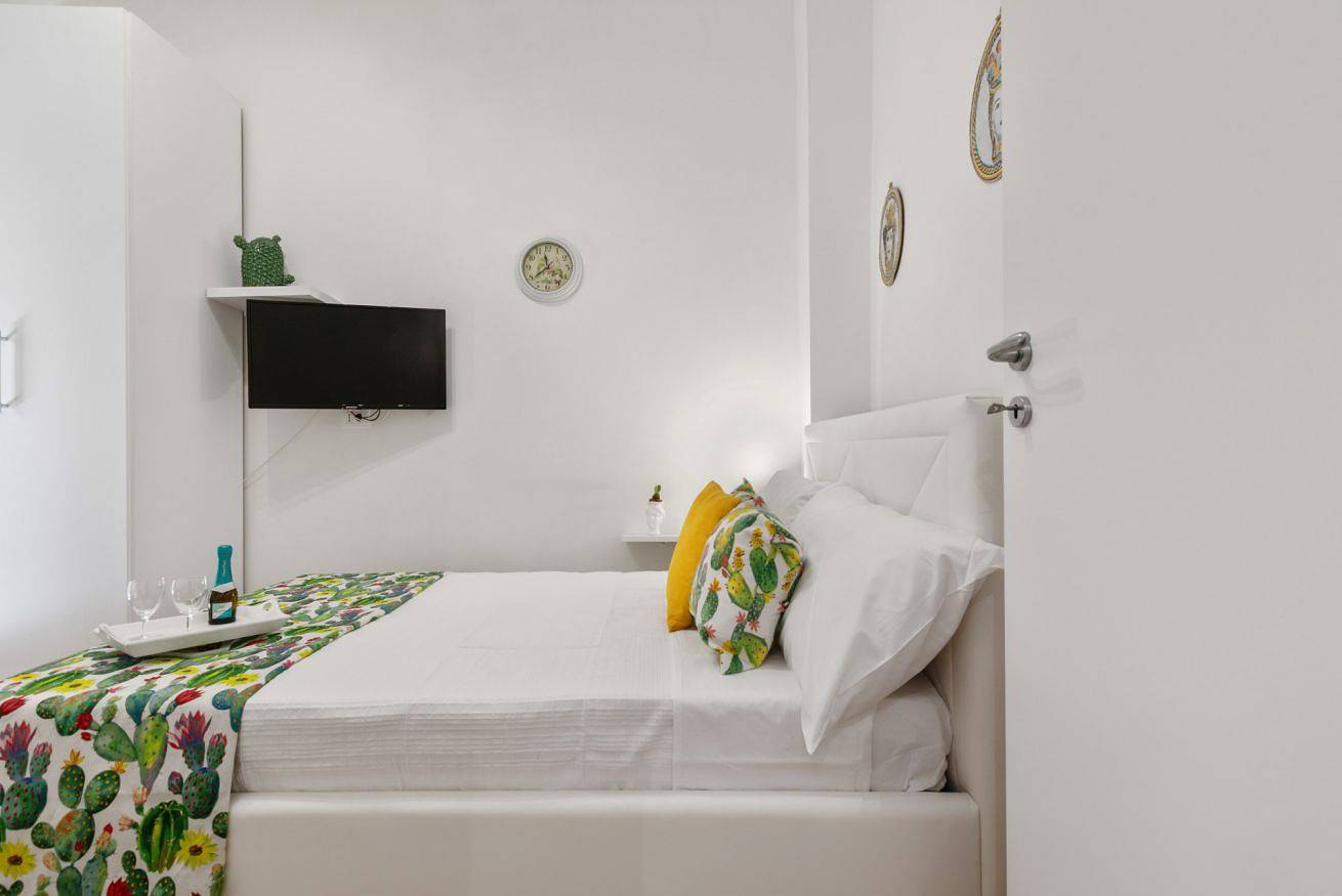Apartamento entero, Apartamento de vacaciones para 3 personas con balcón/terraza in Castellammare (Palermo), Palermo