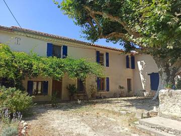 Cottage pour 2 personnes, avec jardin et terrasse ainsi que piscine et vue à Visan