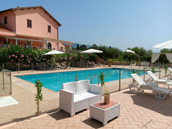 Ganze Wohnung, Apartment 'Tenuta Marchesi Fezia - 7' mit Gemeinschaftspool, Wlan und Klimaanlage in Narni, Terni Provinz