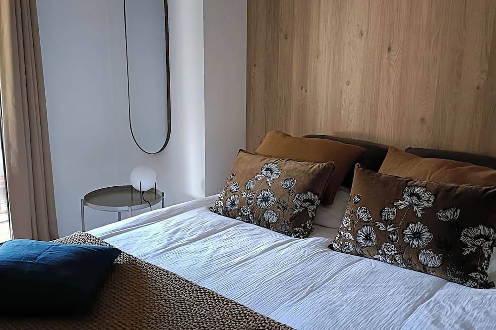 Appartement entier, Appt neuf 2-4 pers avec loggia -Piscine chauffée- bord de mer- proche Bonifacio in Pianottoli-Caldarello, Arrondissement de Sartène