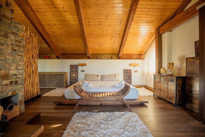 Casa rural para 12 personas, con Jacuzzi y Terraza además de Jardín y Piscina en El Viso de San Juan - 2