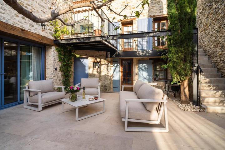 Gîte pour 2 personnes, avec Balcon et Terrasse ainsi que Jardin et Vue à Charols