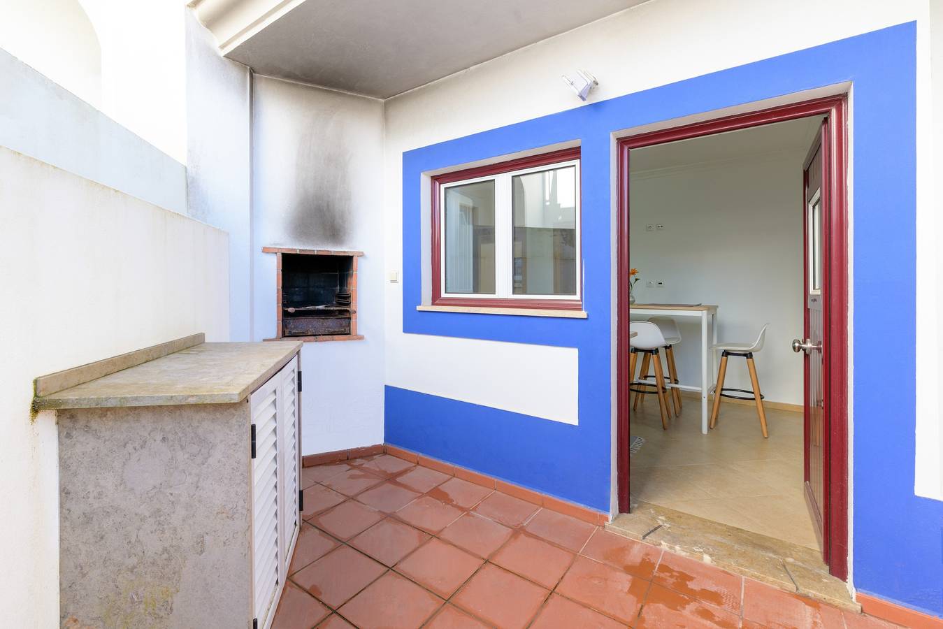 Villa 'Casa Vila-Mar' con terrazza privata, Wi-Fi e aria condizionata in Porto Covo, Costa Alentejana