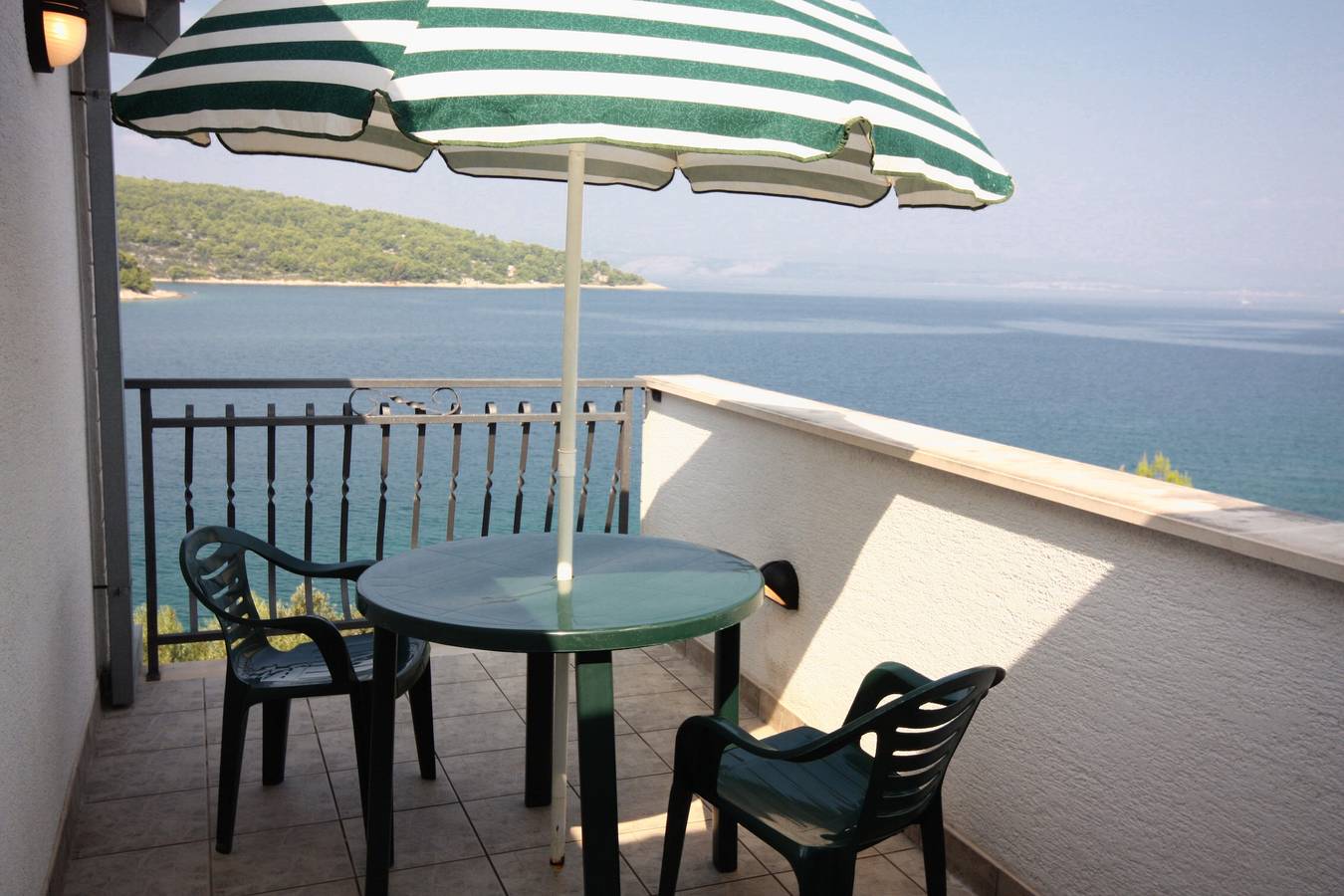 Ganze Wohnung, Studio Appartement am Strand Necujam, Solta As-5182-b in Necujam, Solta