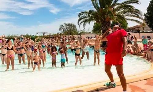 Camping für 6 Personen, mit Terrasse und Pool, mit Haustier in Languedoc-Roussillon - 2