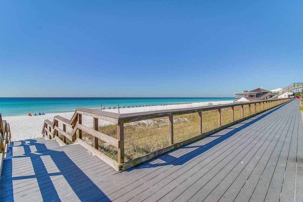 Beach Rental for 4 Guests in Four Mile Village, Miramar Beach